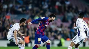 他凭借在德 他凭借在德